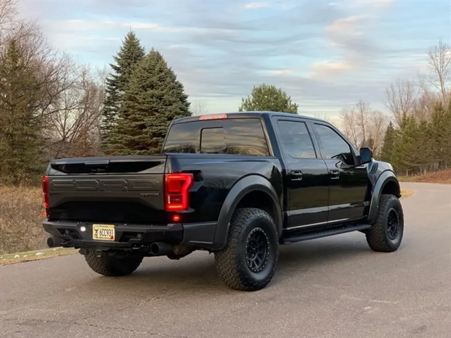 2017 Ford F-150 Raptor photo 4