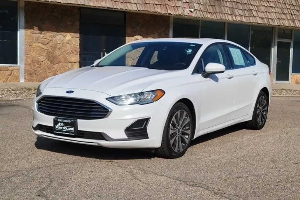 2020 Ford Fusion SE photo 1