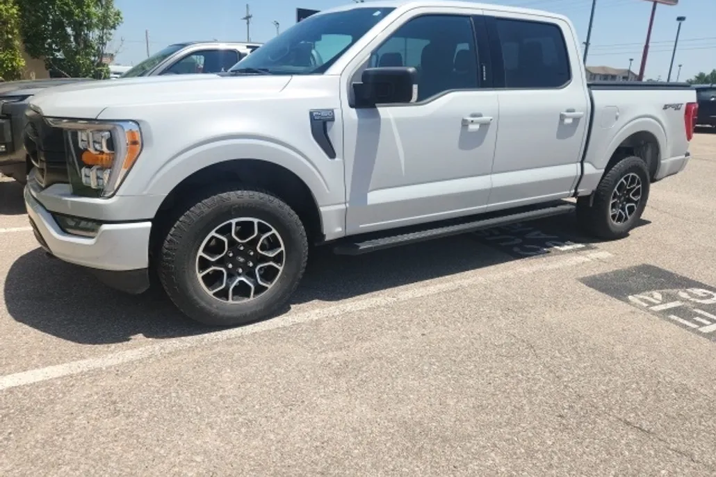 2022 Ford F-150 XLT photo 1