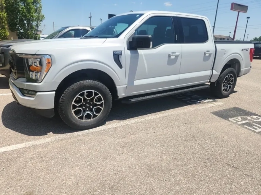 2022 Ford F-150 XLT photo 1