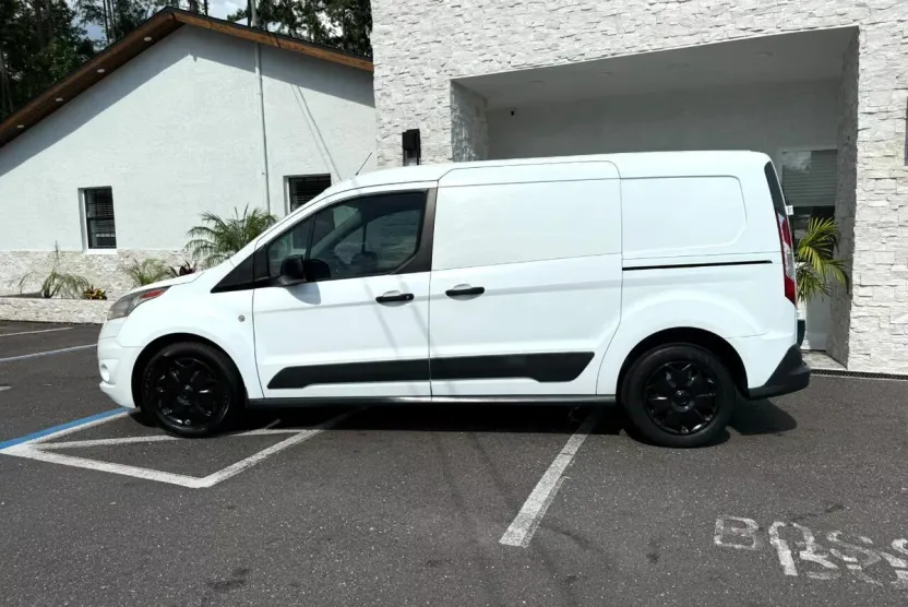 2016 Ford Transit Connect XLT photo 1