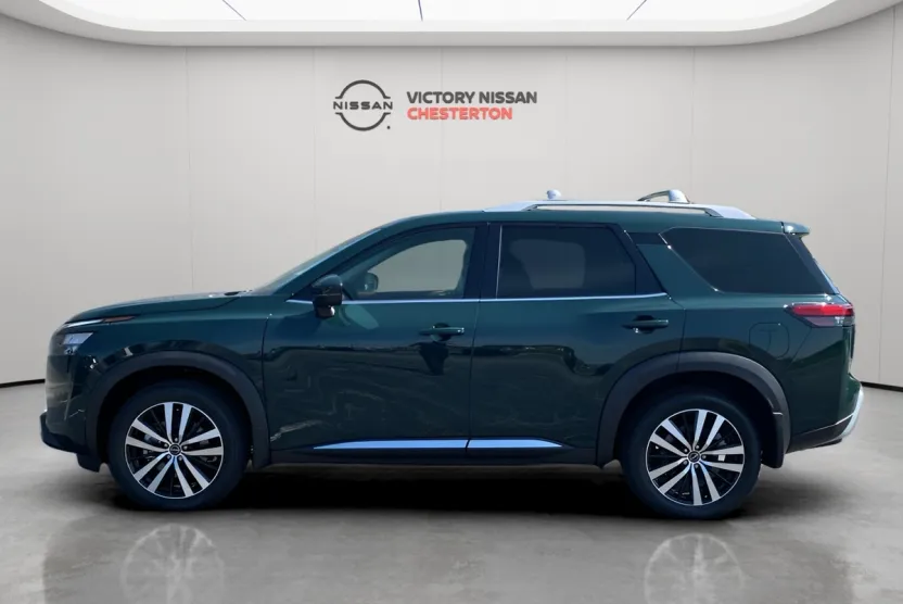 2025 Nissan Pathfinder Platinum photo 1