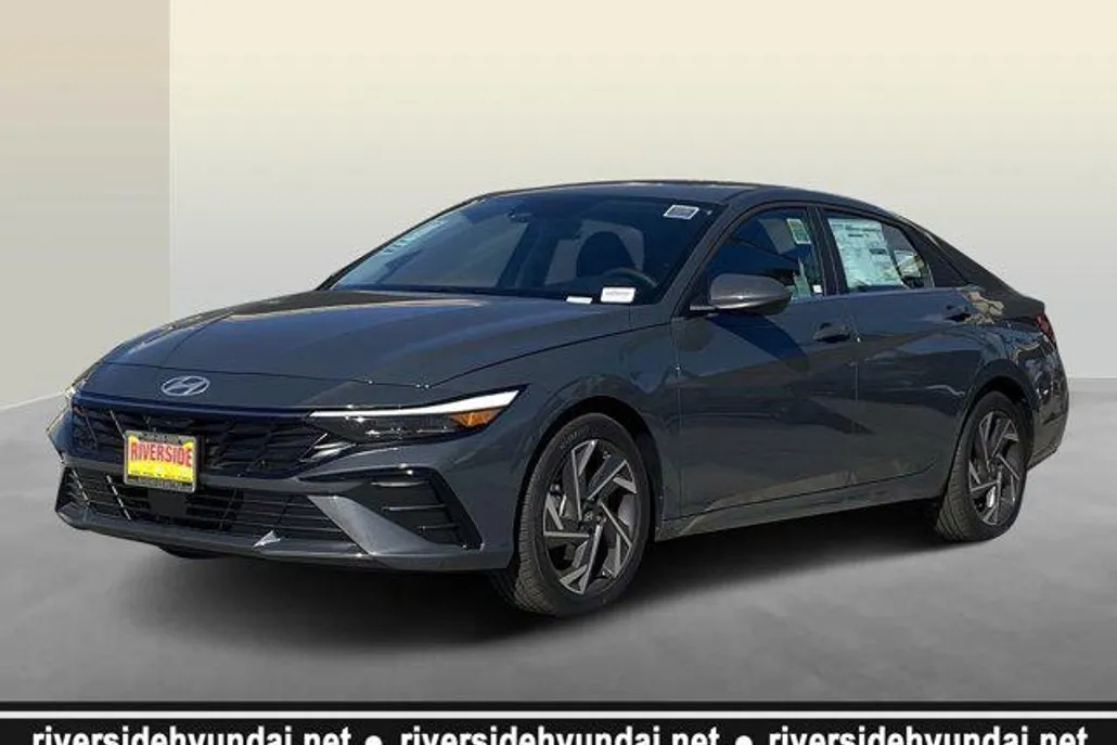 2025 Hyundai Elantra SEL Convenience photo 1