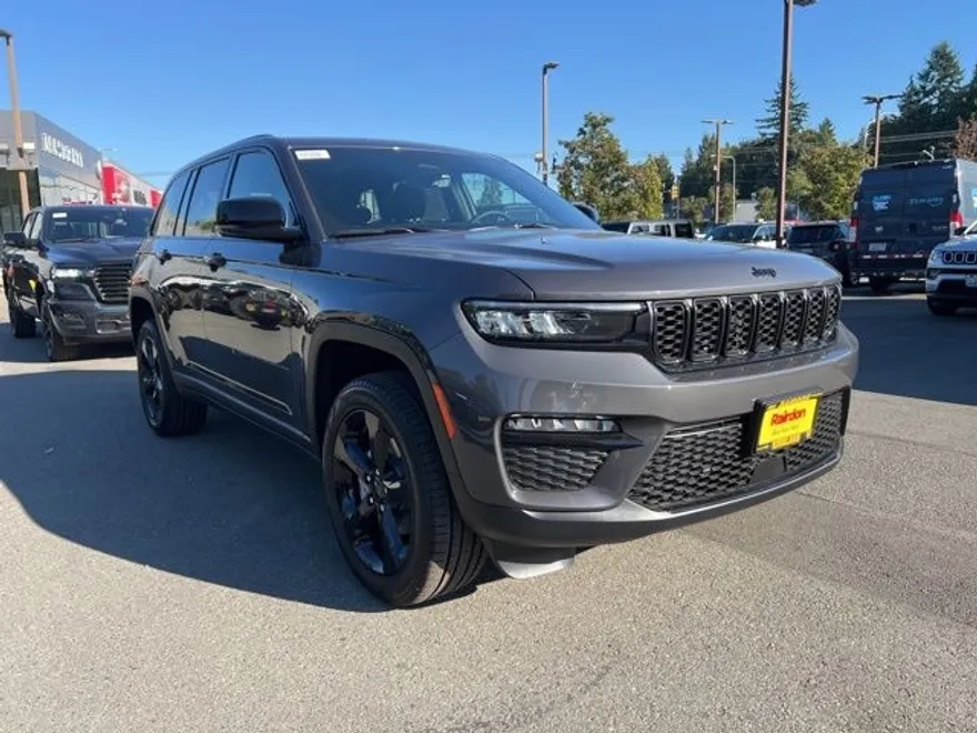 2025 Jeep Grand Cherokee Limited photo 1