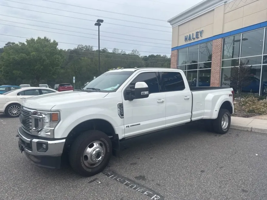 2022 Ford F-350 Lariat photo 1