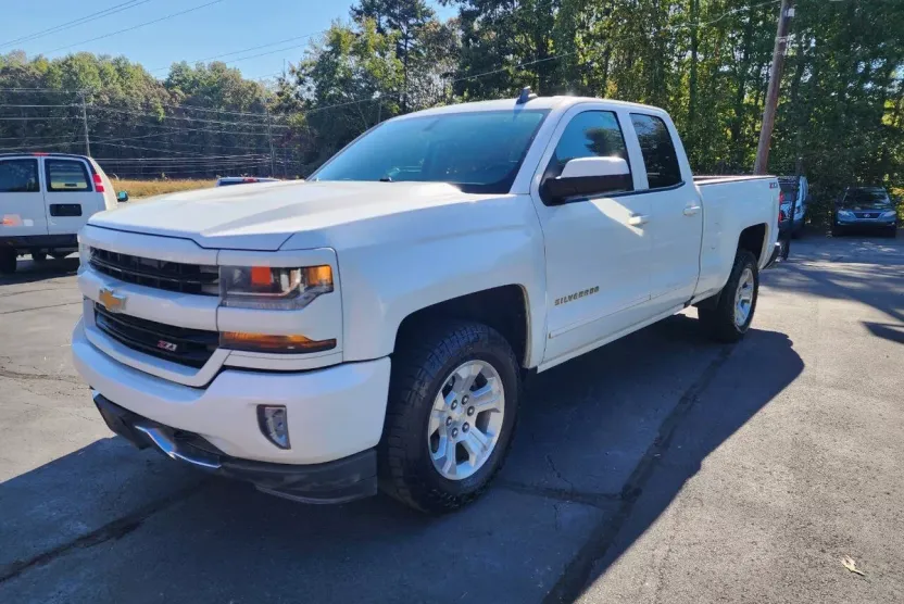 2016 Chevrolet Silverado 1500 LT Z71 photo 1