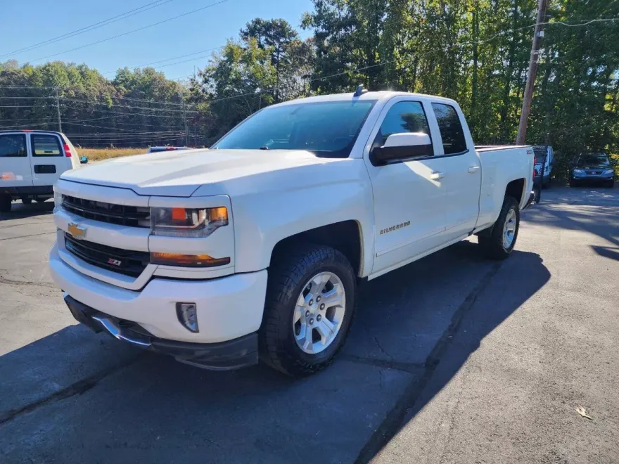 2016 Chevrolet Silverado 1500 LT Z71 photo 1