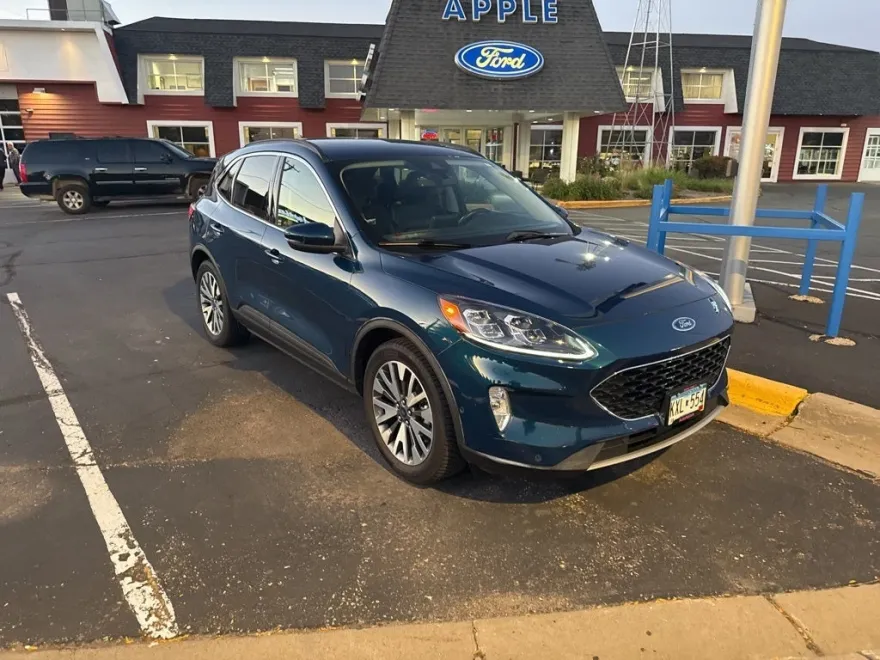 2020 Ford Escape Titanium Hybrid photo 1