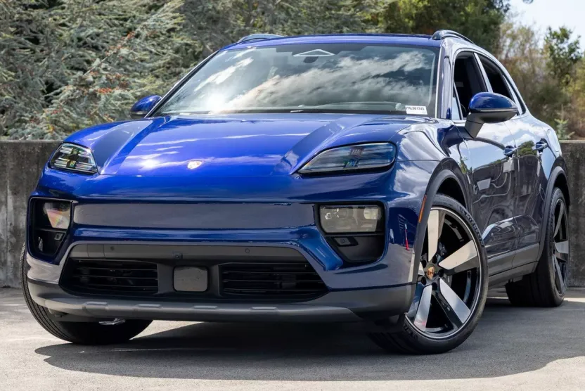 2024 Porsche Macan 4 Electric photo 1