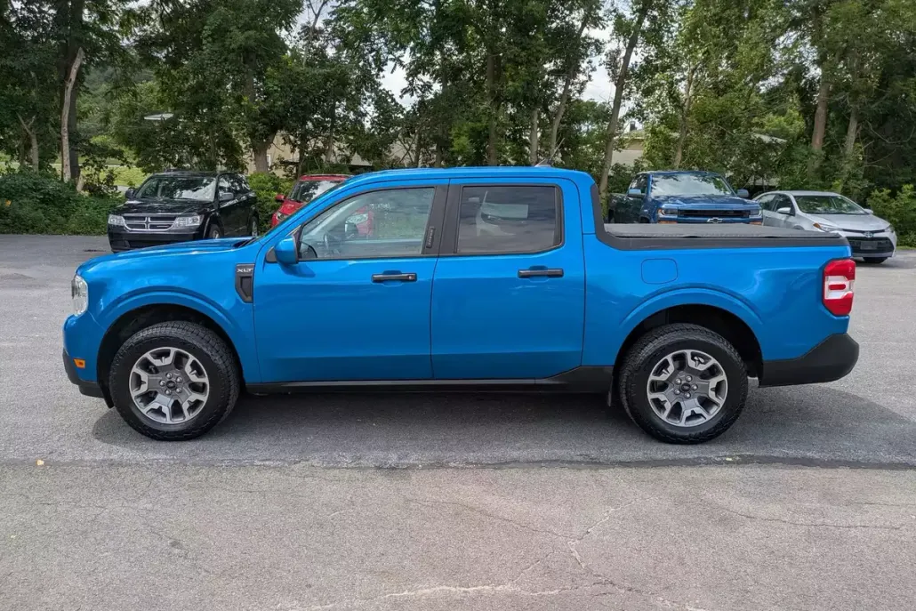 2022 Ford Maverick XLT photo 1