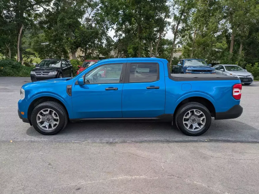 2022 Ford Maverick XLT photo 1