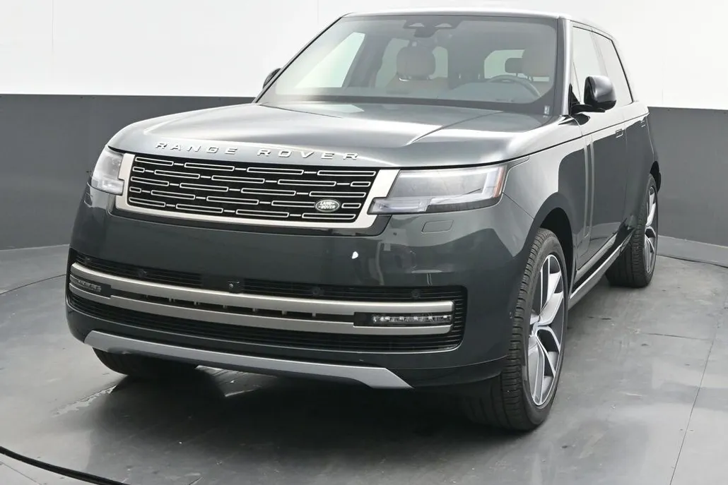 2025 Land Rover Range Rover SE photo 1