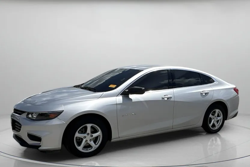 2018 Chevrolet Malibu LS photo 1
