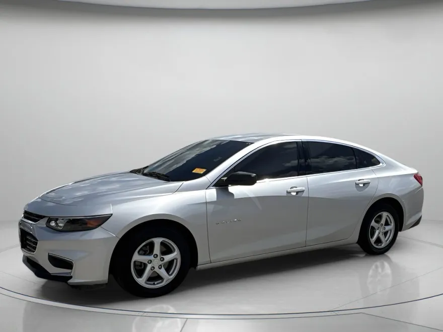 2018 Chevrolet Malibu LS photo 1