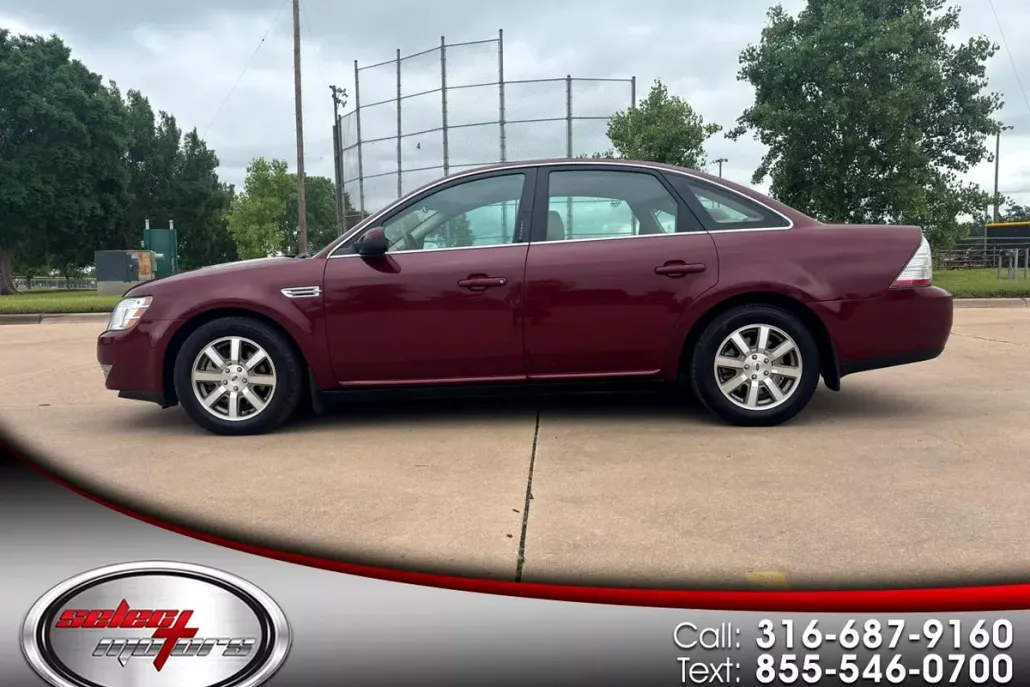 2008 Ford Taurus SEL photo 1