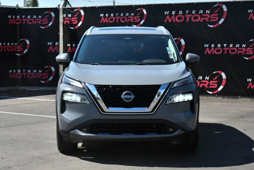 2022 Nissan Rogue SL photo 1