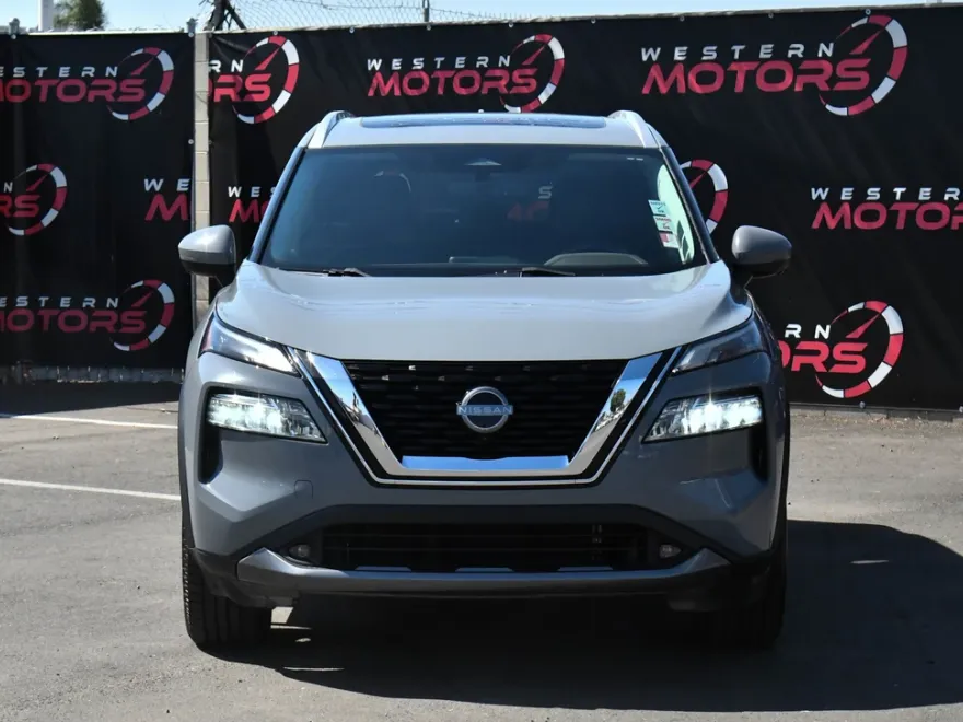 2022 Nissan Rogue SL photo 1