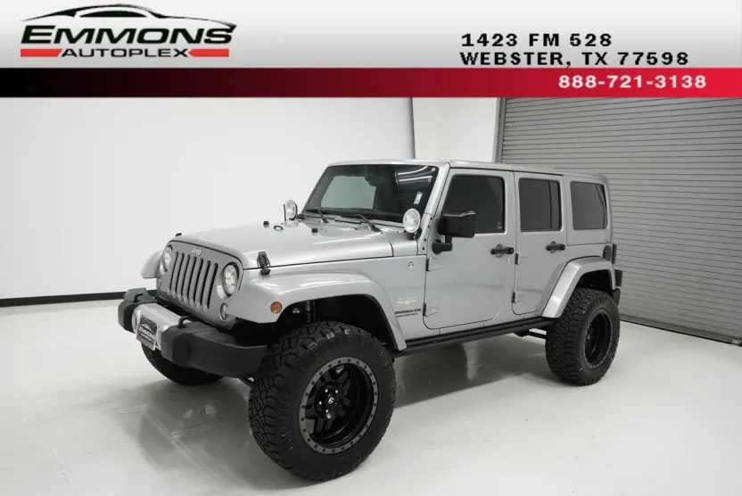 2015 Jeep Wrangler Unlimited Sahara photo 1