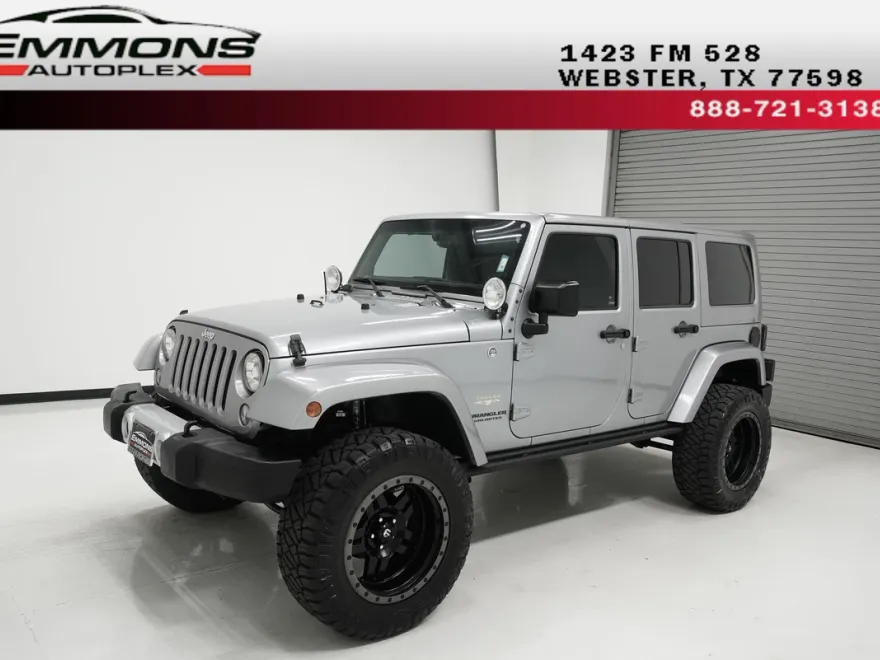 2015 Jeep Wrangler Unlimited Sahara photo 1