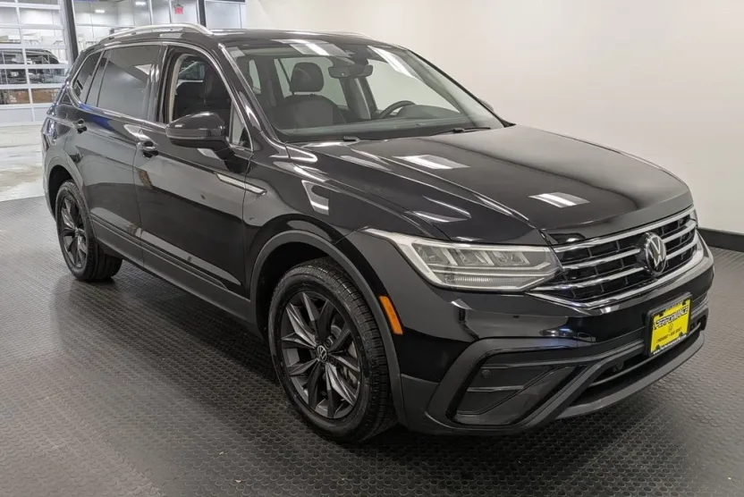 2022 Volkswagen Tiguan SE photo 1