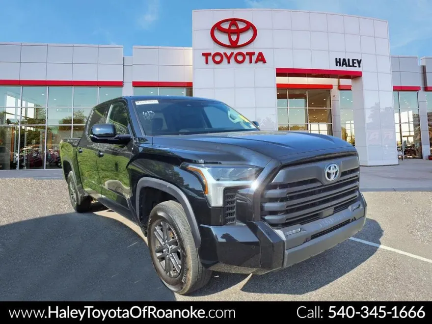 2024 Toyota Tundra SR5 CrewMax photo 1