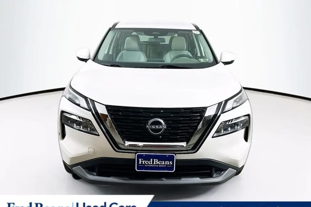 2022 Nissan Rogue SV photo 1