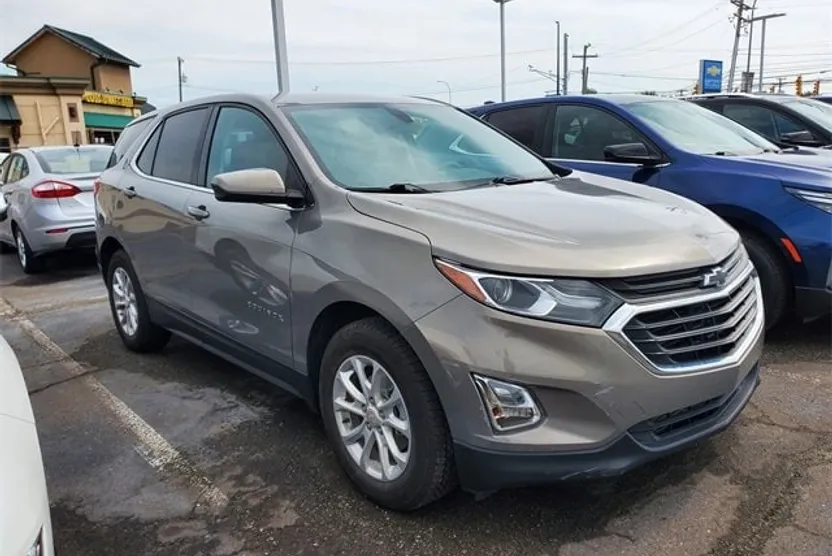 2019 Chevrolet Equinox LT photo 1