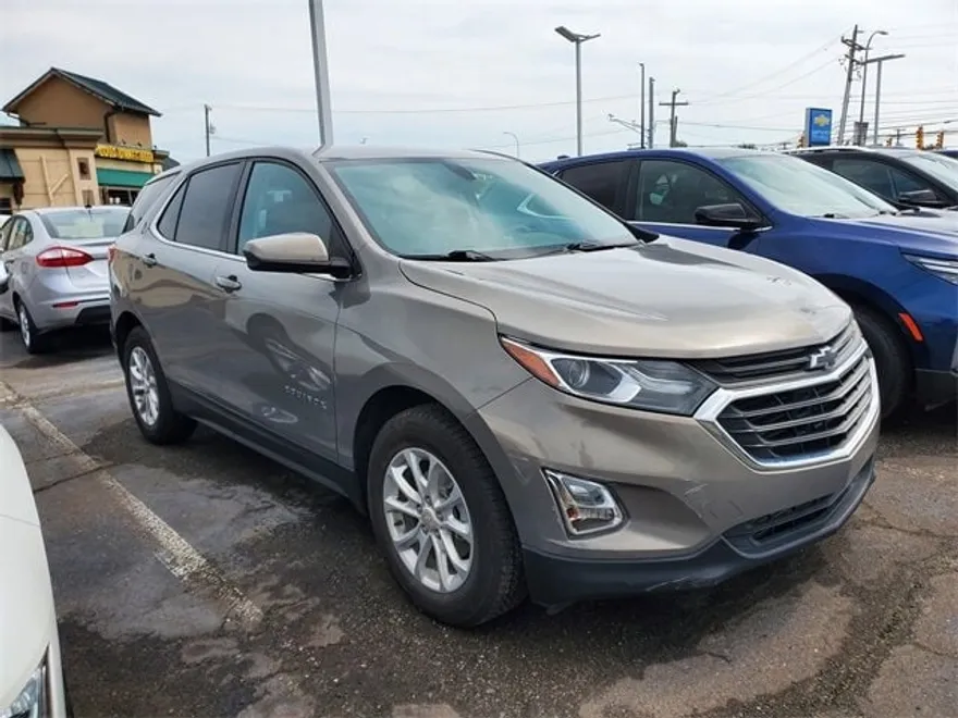 2019 Chevrolet Equinox LT photo 1