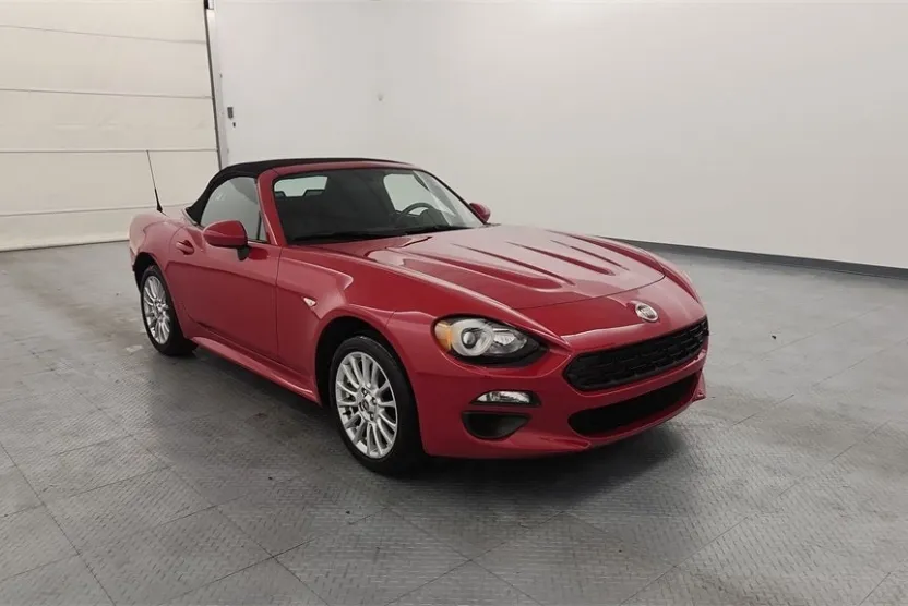 2018 Fiat 124 Spider Classica photo 1