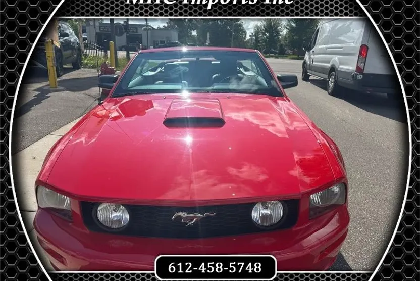 2007 Ford Mustang GT Deluxe Convertible photo 1
