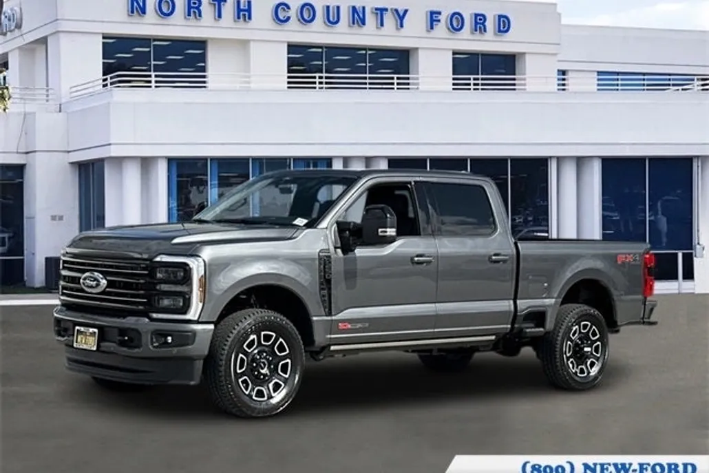 2025 Ford F-250 Platinum photo 1