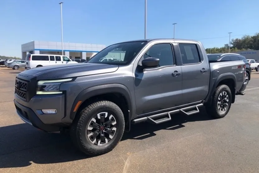 2023 Nissan Frontier PRO-4X photo 1