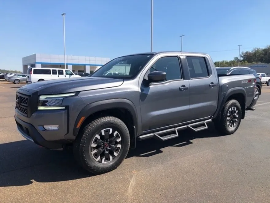 2023 Nissan Frontier PRO-4X photo 1
