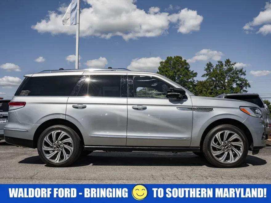 2023 Lincoln Navigator Reserve photo 1