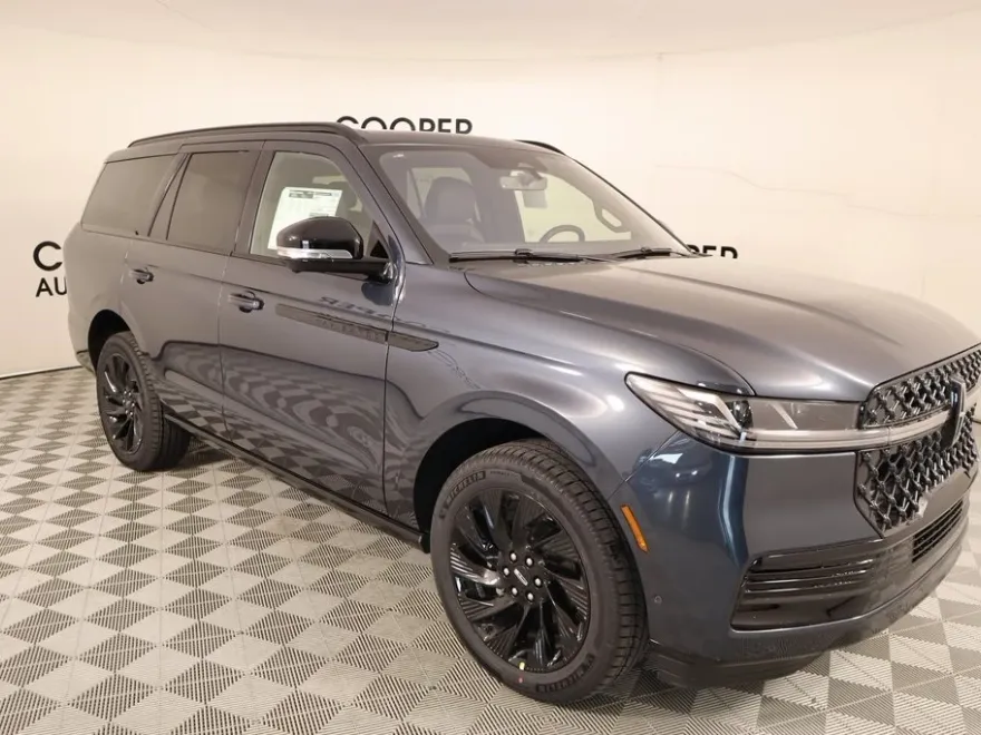 2025 Lincoln Navigator Reserve photo 1