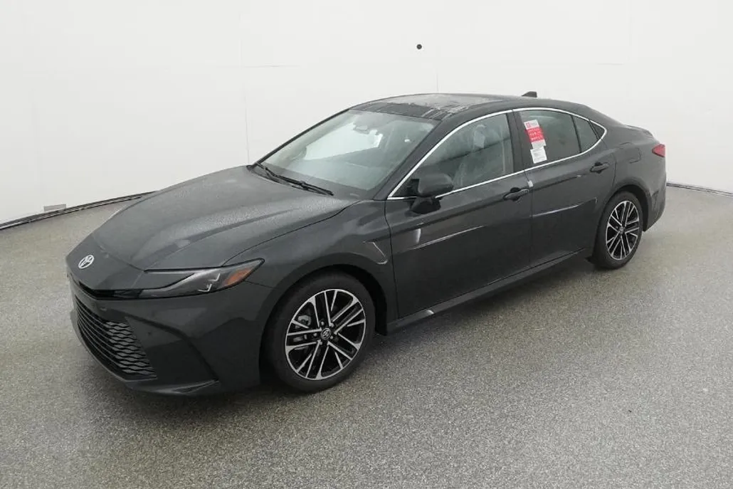 2026 Toyota Camry XLE photo 1