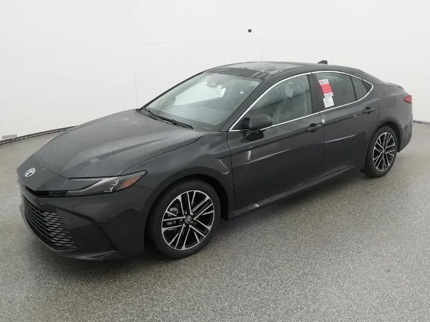 2026 Toyota Camry XLE photo 1
