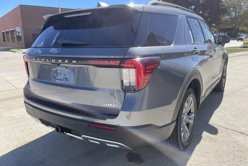 2026 Ford Explorer photo 1