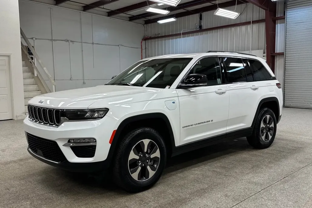 2023 Jeep Grand Cherokee 4xe photo 1