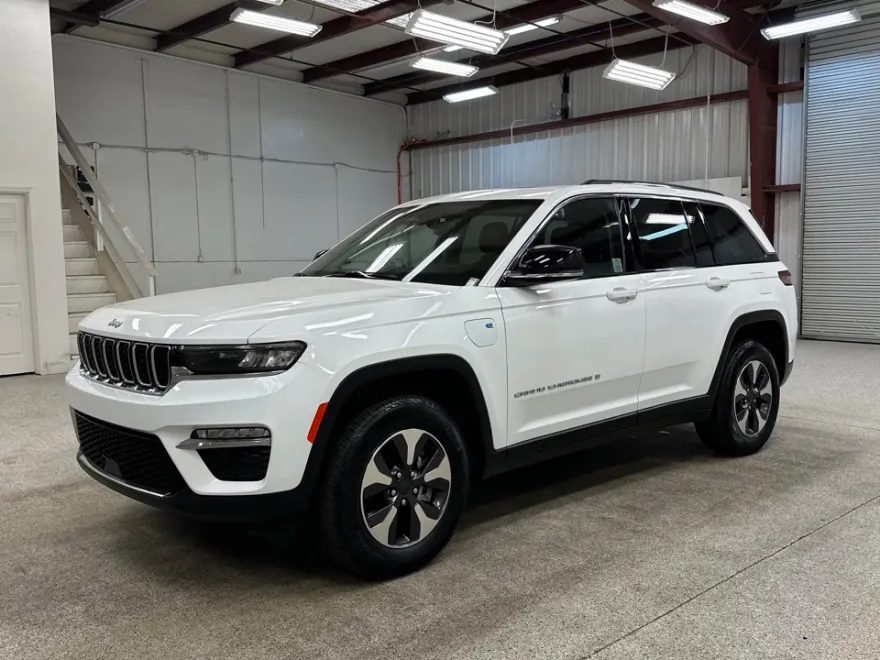 2023 Jeep Grand Cherokee 4xe photo 1