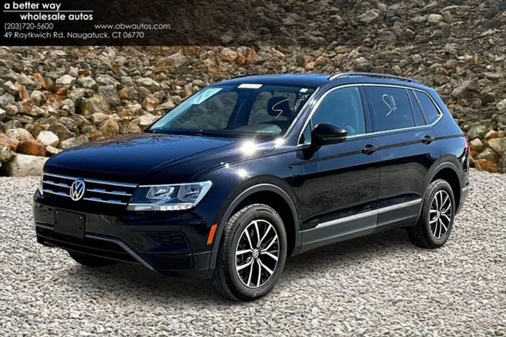 2021 Volkswagen Tiguan SE photo 1