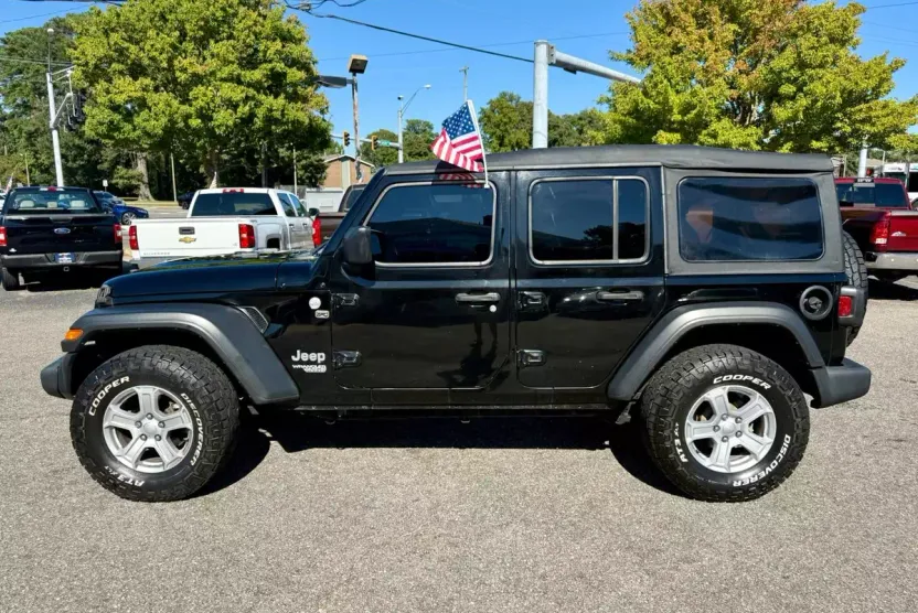 2019 Jeep Wrangler Unlimited Sport photo 1