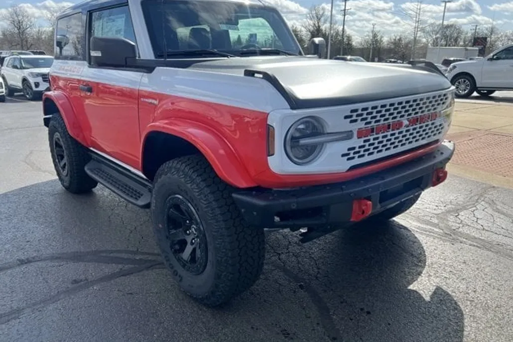 2025 Ford Bronco First Edition photo 1