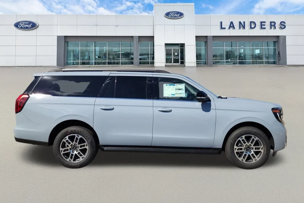 2025 Ford Expedition MAX photo 1