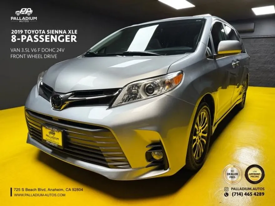 2019 Toyota Sienna Limited XLE Premium photo 1