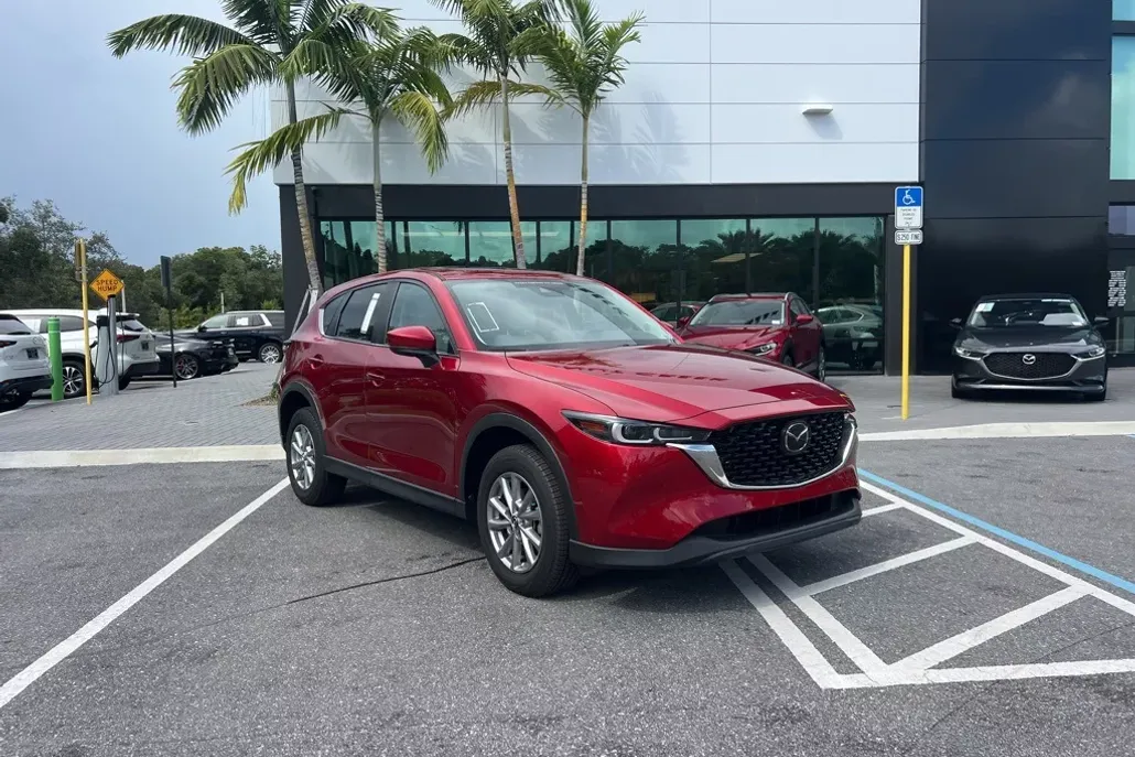 2023 Mazda CX-5 2.5 S Preferred photo 1
