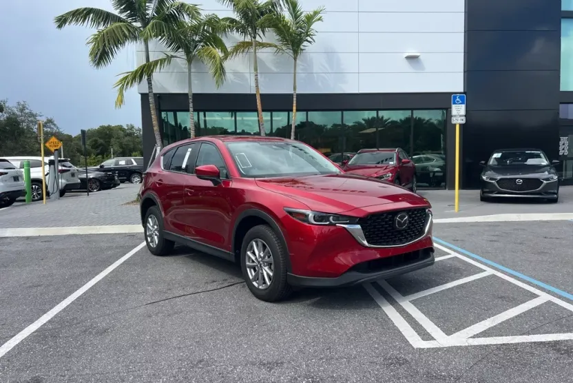 2023 Mazda CX-5 2.5 S Preferred photo 1