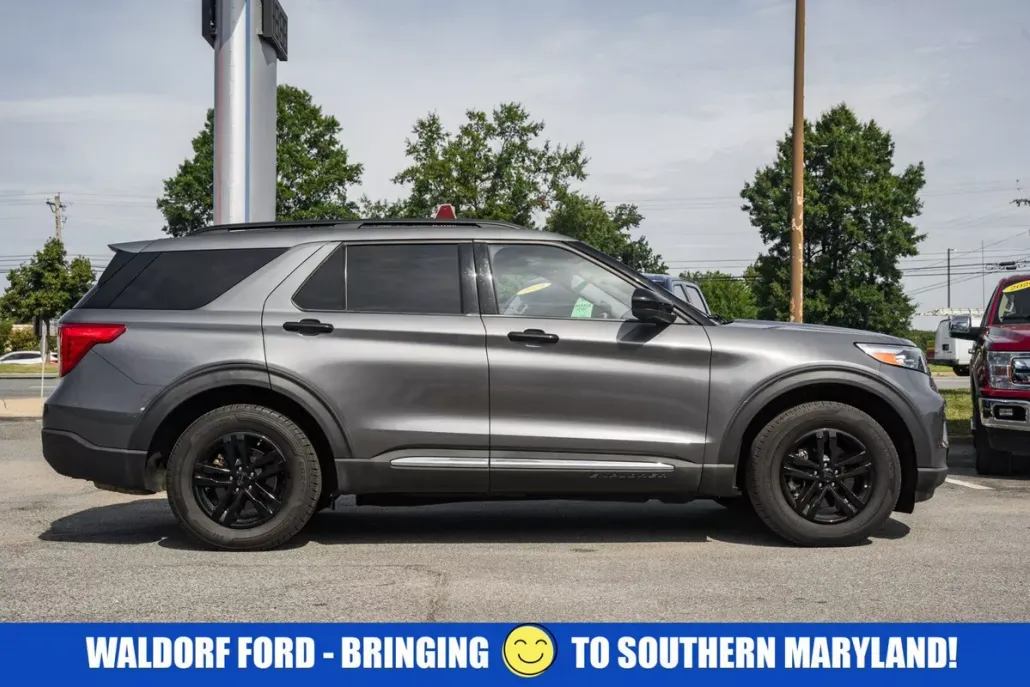 2022 Ford Explorer XLT photo 1