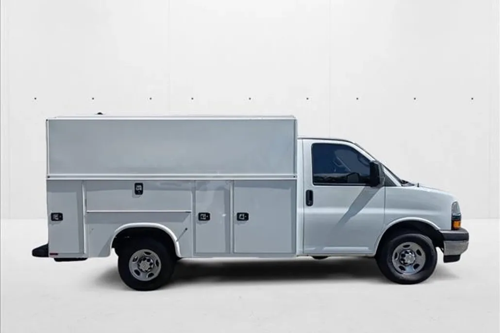 2023 Chevrolet Express Cutaway Work Van photo 1