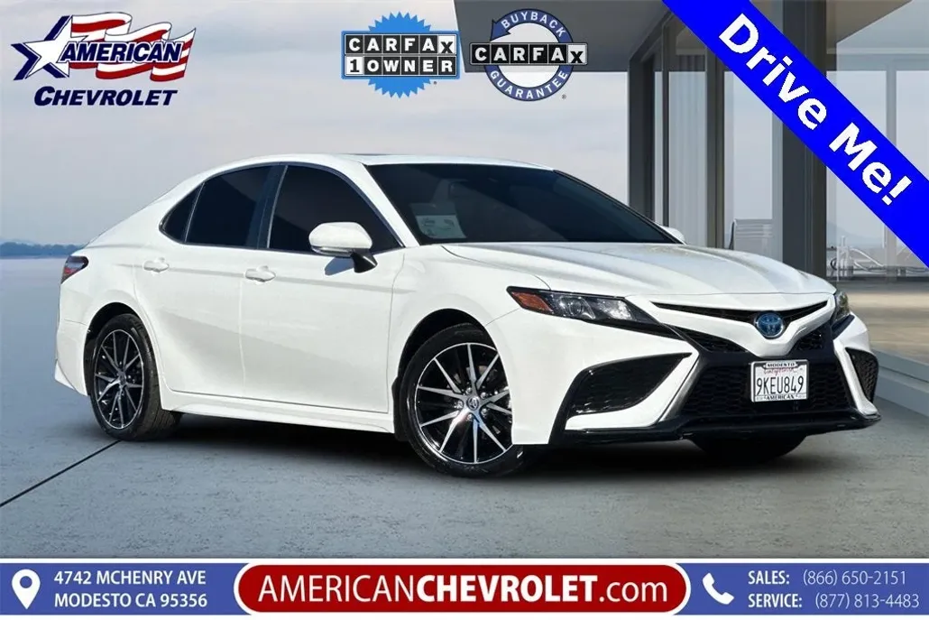 2024 Toyota Camry Hybrid SE photo 1